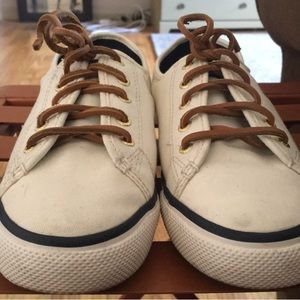 White Canvas Sperrys